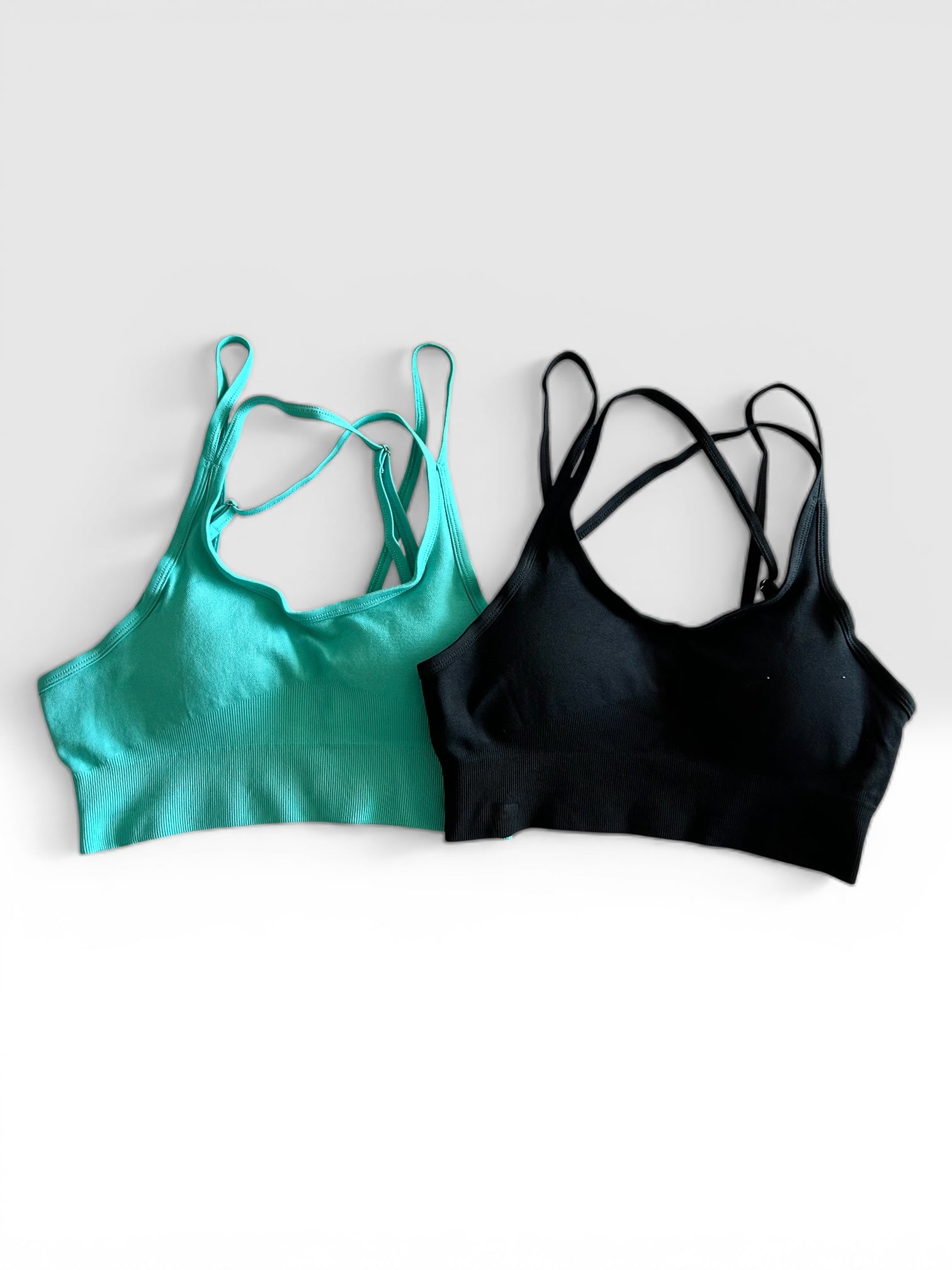 Peto con tira ajustable