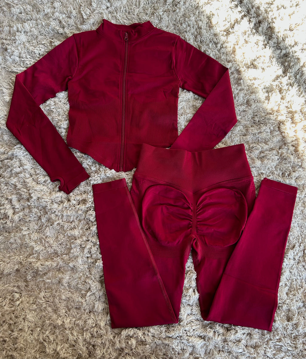 Conjunto chaqueta-calza corte corazón