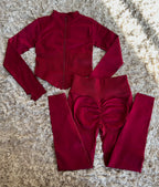 Conjunto chaqueta-calza corte corazón