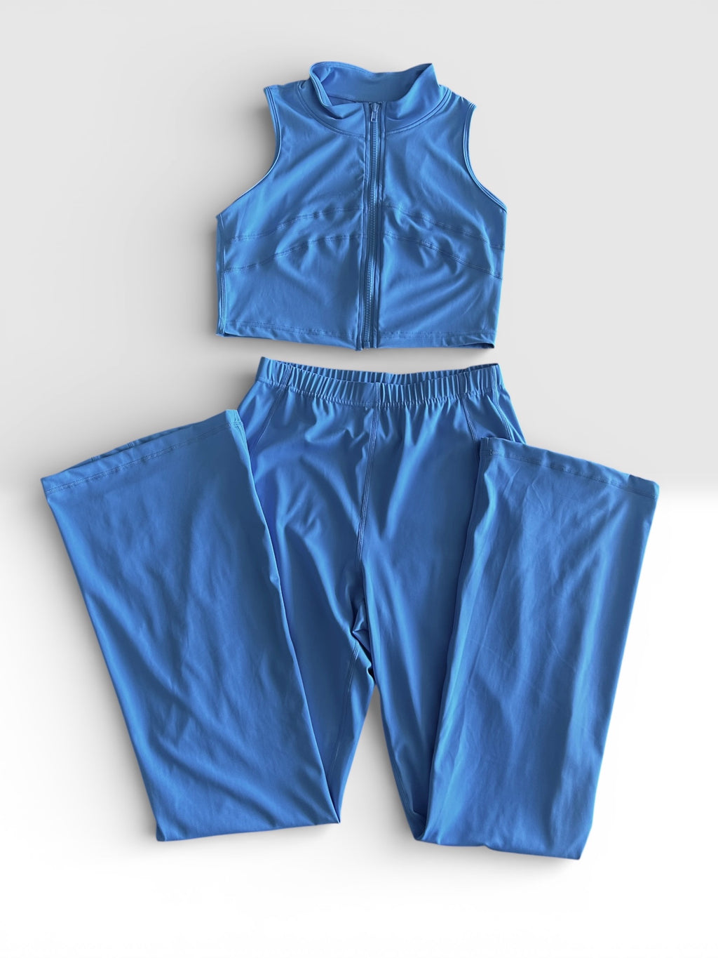 Conjunto palazzo-crop top