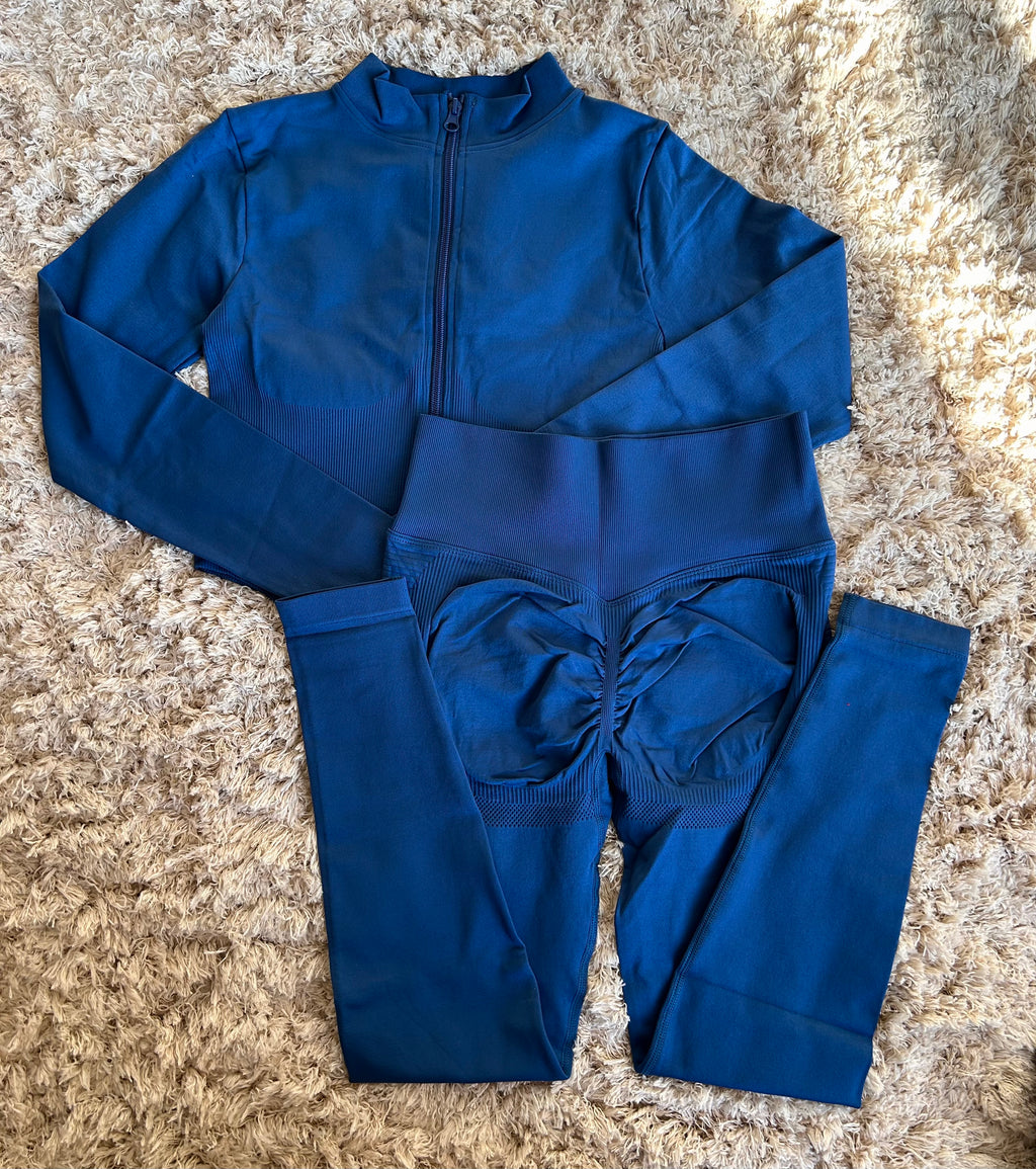 Conjunto chaqueta-calza corte corazón