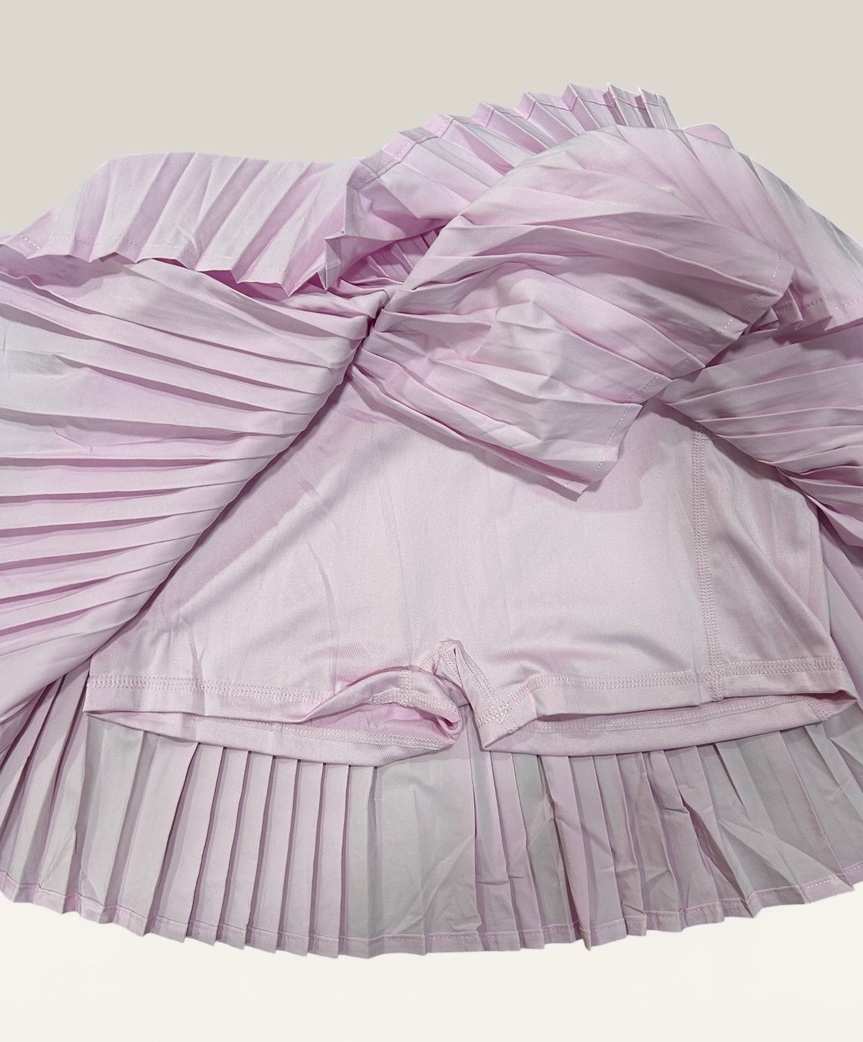 Falda short cruzada con pliegues