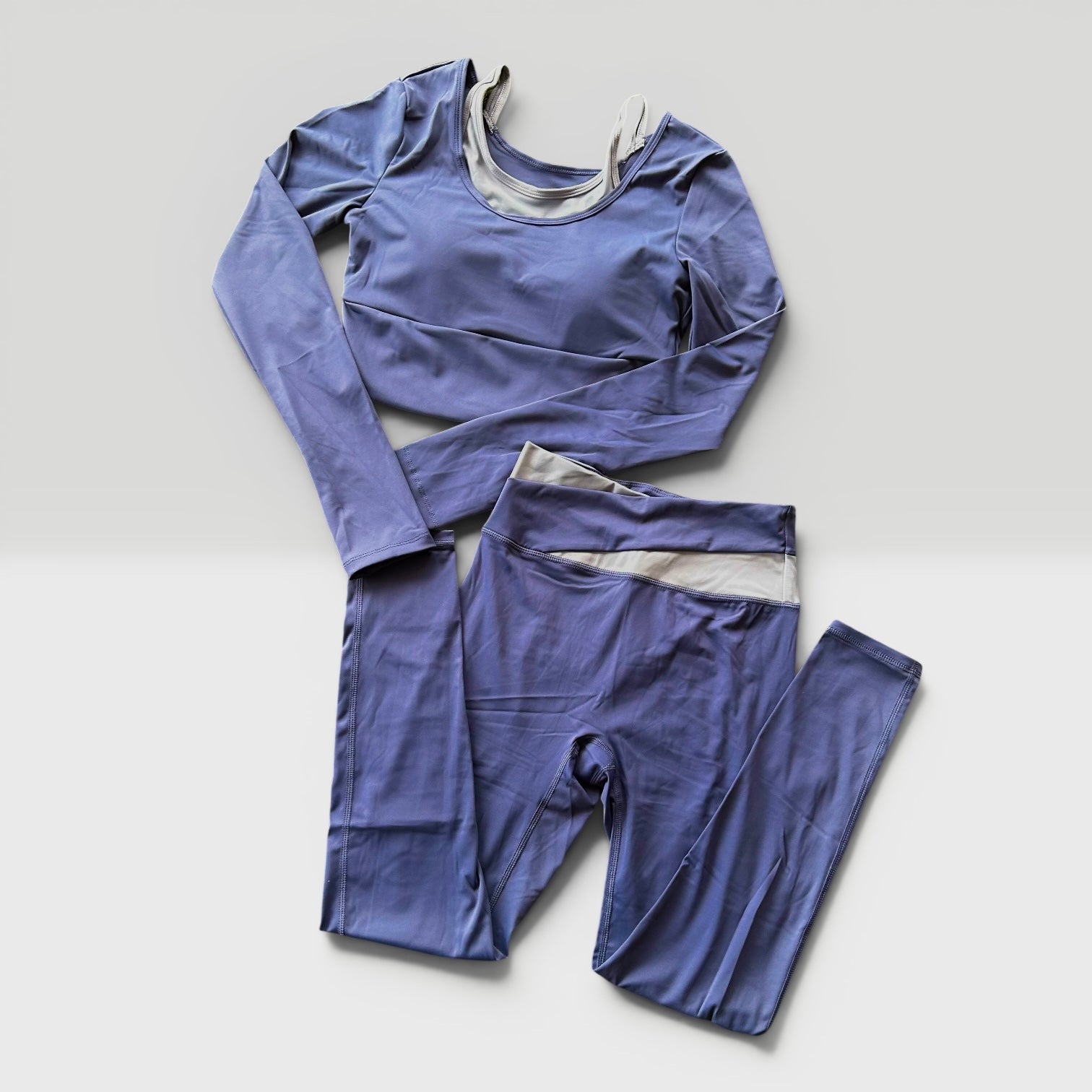 Conjunto crop top y calza larga,  sin push up