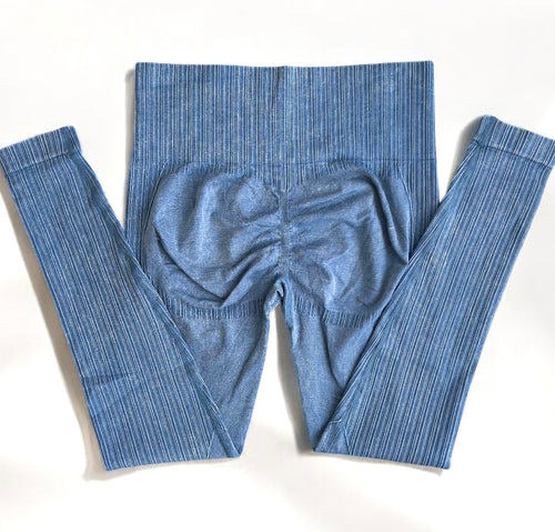 Calza leve push up textura de líneas