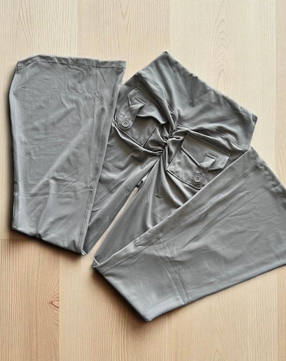 Flare bolsillos en glúteo